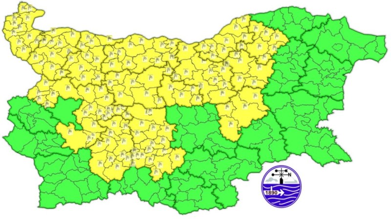 Жълт код за силен вятър в Пловдив и още 13 области в неделя