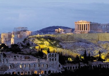 Бомбата която избухна пред гръцкото Министерство на труда в Атина