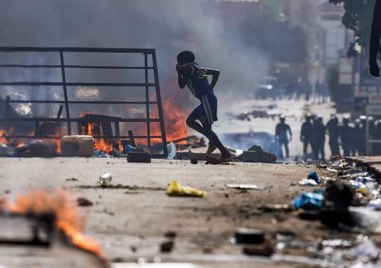 Сблъсъци избухнаха в сенегалската столица Дакар между протестиращи и силите