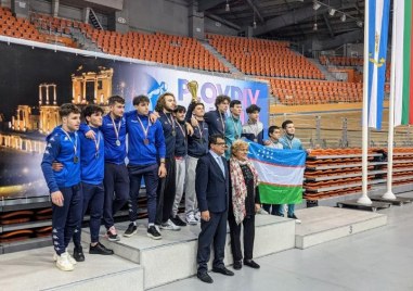 Франция младежи и Узбекистан девойки триумфираха в отборните надпревари на