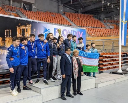 Франция и Узбекистан спечелиха отборните титли на 