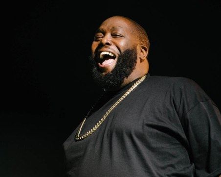 Рапърът Килър Майк беше отведен с белезници от церемонията за наградите 