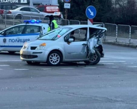 Пияният и дрогиран шофьор, блъснал коли в София, остава в ареста
