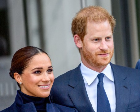 Принц Хари замина за Лондон, за да посети баща си