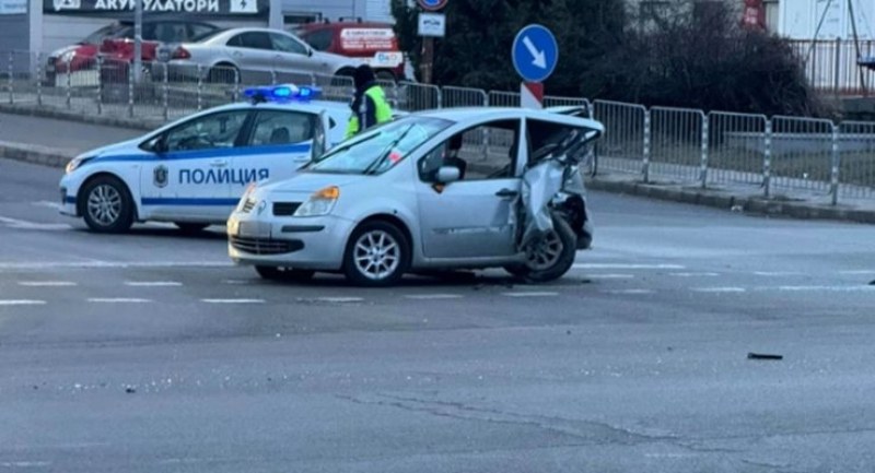 Пияният и дрогиран шофьор, блъснал коли в София, остава в ареста