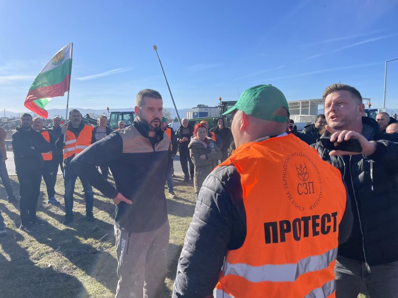 Започна протестът на земеделците в Пловдивско. Десетки фермери са блокирали