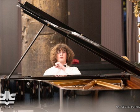 Пловдивски виртуоз с фантастичен концерт в Операта
