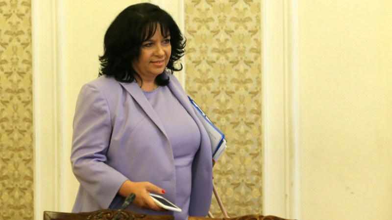Теменужка Петкова: Габриел трябва да остане външен министър след ротацията