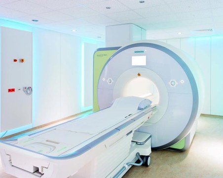 Държавна болница в Пловдив готова да даде 2,5 млн.лв. за апаратура, която може да си купи в пъти по-евтино