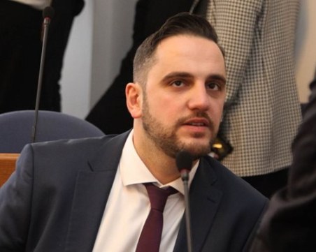 Разбраха се от осмия път! СОС ще има временен председател