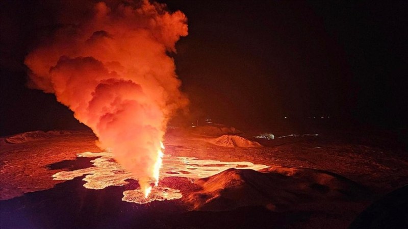 Вулканично изригване на исландския полуостров Рейкянес