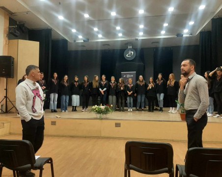 Академичният народен хор на АМТИИ представя проект с цигуларя Васко Василев в Испания