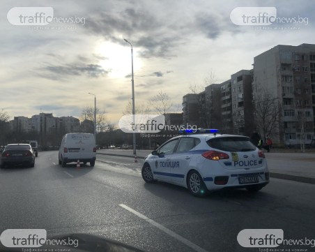Блъснаха тротинеткаджия на пешеходна пътека в 