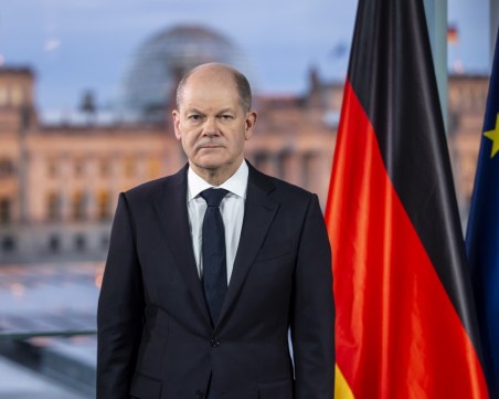 Канцлерът на Германия за интервюто на Путин: Разказва абсурдна история