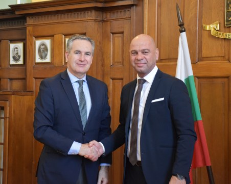 Кметът Костадин Димитров се срещна за първи път с посланика на Испания