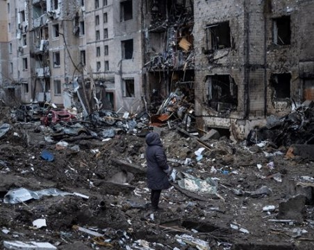 Трима души са загинали при руски обстрел в Северна Украйна