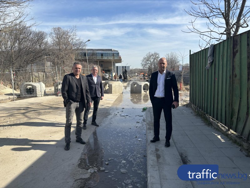 Голяма авария ограничи водоподаването в цял Пловдив, спукан е магистрален водопровод