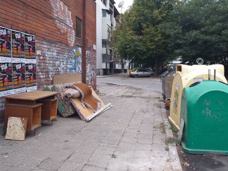 Събират стари мебели по график в кварталите на Пловдив