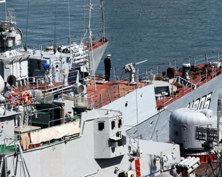 Русия отблъсна атака с дронове срещу транспортни кораби в Червено море