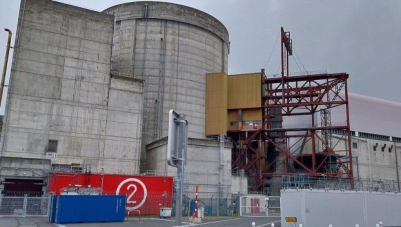 Два реактора в атомната електроцентрала Шинон в западна Франция бяха