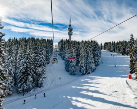 Мълнии поразиха няколко лифта в Пампорово, ски зоната е отворена частично