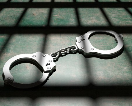 Оставиха в ареста мъжа, принуждавал дете да живее в кокошарник