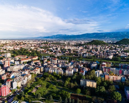 Започва ново понижение на температурите, в Пловдив остава предимно слънчево днес