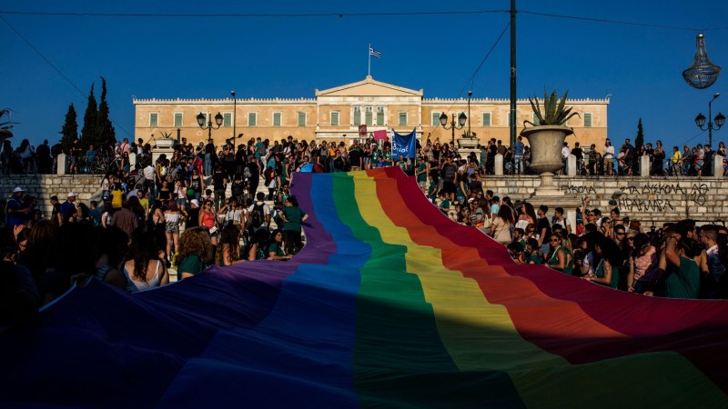 Протест в Гърция заради легализирането на еднополовите бракове