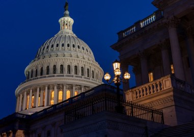 Сенатът на САЩ одобри законопроекта за финансиране за Украйна в