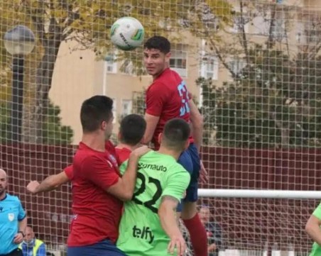 Гигант Съединение взе футболист от Спартак