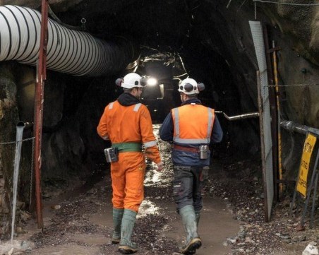 Миньори са затрупани от свлачище в златна мина в Турция