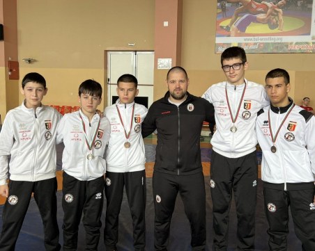 Чудесно представяне за борците на Локомотив на Държавното лично първенство