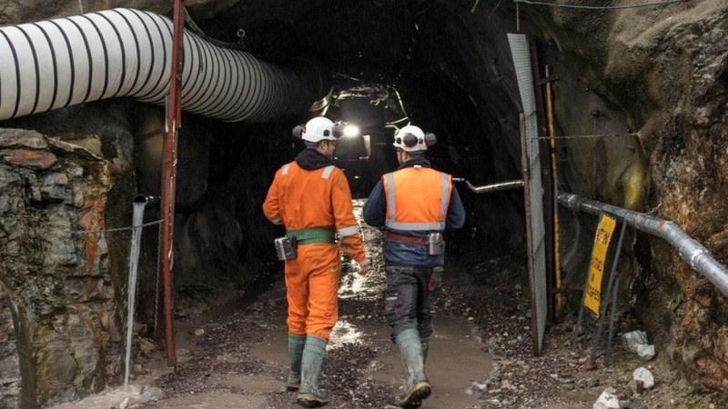 Миньори са затрупани от свлачище в златна мина в Турция