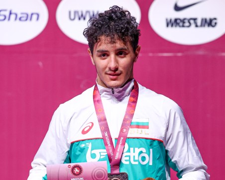 Едмонд Назарян с бронз от Европейското по борба