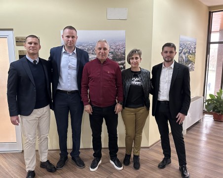 Христо Стоичков откликна на покана на кмета на „Тракия”, обсъдиха спорта при подрастващите