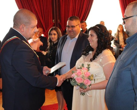 Кметът на Кричим венча двойка в Деня на влюбените