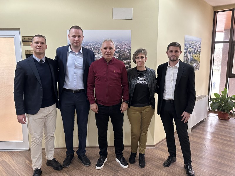 Христо Стоичков откликна на покана на кмета на „Тракия”, обсъдиха спорта при подрастващите