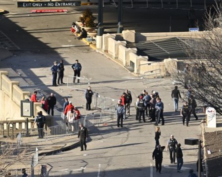 Една жертва и десетки ранени при стрелба в Канзас