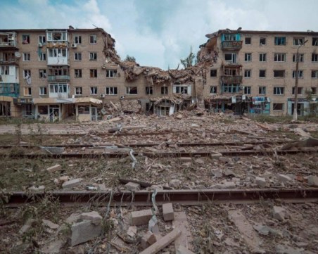 Руско настъпление в град Авдеевка, Украйна изпрати щурмоваци