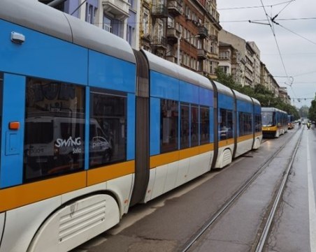Трамвай блъсна и уби човек в София