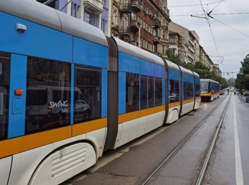 Трамвай блъсна и уби човек в София