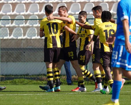 Ето ги съставите на Ботев и Крумовград, Игонен и Николов с дебют