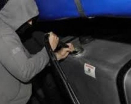 Крадци източват хиляди литри гориво от камиони, спрели за почивка