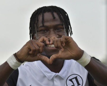 Локо сяда на преговори с Дион за нов договор