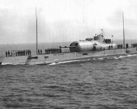 Най-голямата подводница в света – Сюркуф, потъва в Атлантическия океан