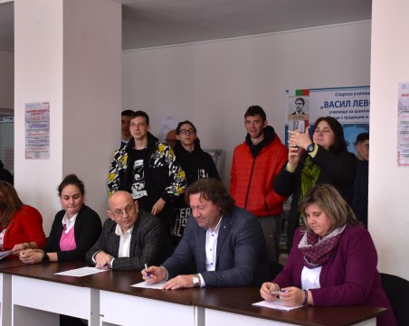 Николай Бухалов се включи в празника на спортно училище „Васил Левски