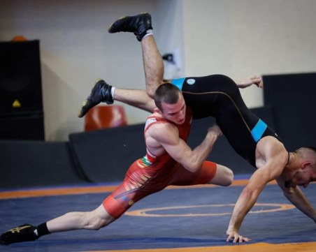 Пловдивчанинът Ивайло Тисов загуби от украинец на ЕП по борба