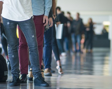 Увеличава се броят на започналите работа през януари