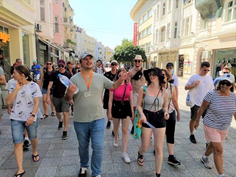 Хотелиери искат директен автобус от летище София до Пловдив и ясен календар за събитията в града