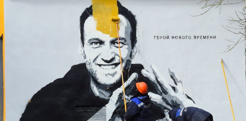 Кой беше Алексей Навални - критикът на Путин, отровен през 2020, а сега – мъртъв в затвора